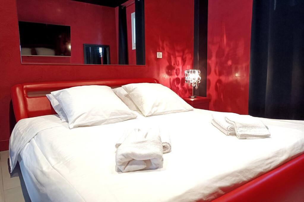 Appartement Balneo Et Sauna Prives The Red Room Mauguio Esterno foto