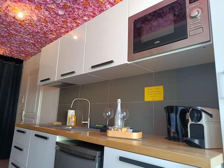Appartement Balneo Et Sauna Prives The Red Room Mauguio Esterno foto