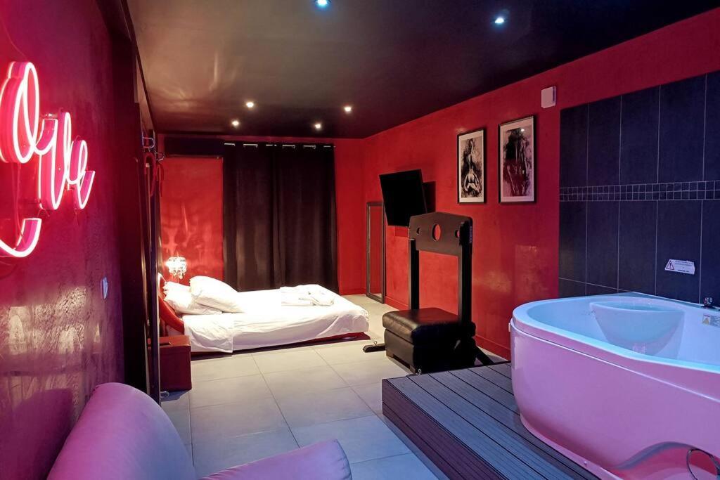 Appartement Balneo Et Sauna Prives The Red Room Mauguio Esterno foto